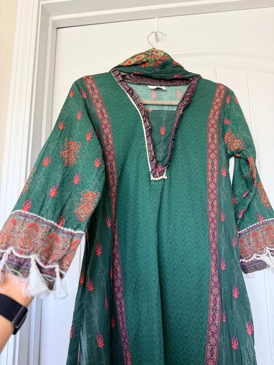 Summer 2pc Suit/pakistani. Make Bundle, Save 💰. - Picture 2 of 4
